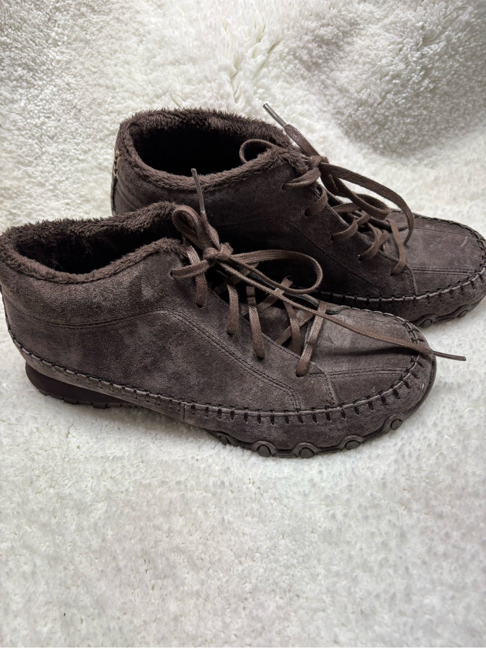 Skechers Kids Brown Suede Chukka Boots with Plush Lining Size 6.5